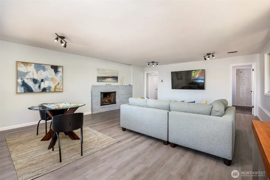 12011 6th Avenue NW Seattle WA 98177