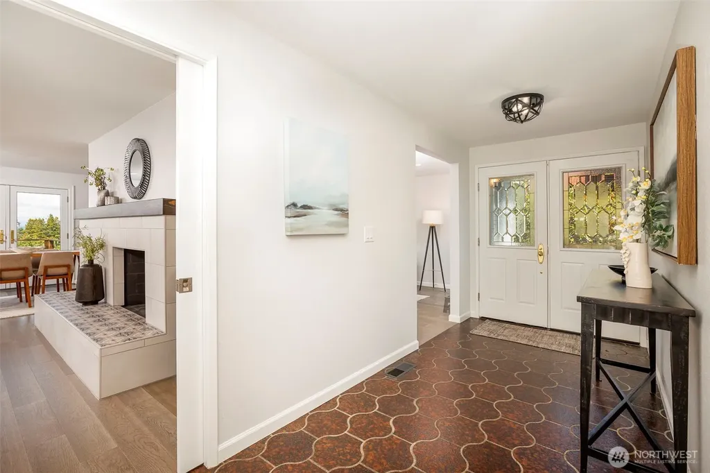 12011 6th Avenue NW Seattle WA 98177