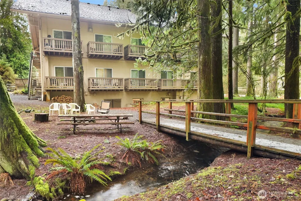 10433 Mt. Baker Highway Deming WA 98244
