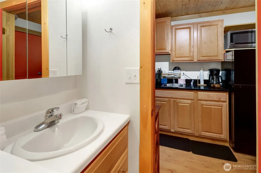 10433 Mt. Baker Highway Deming WA 98244