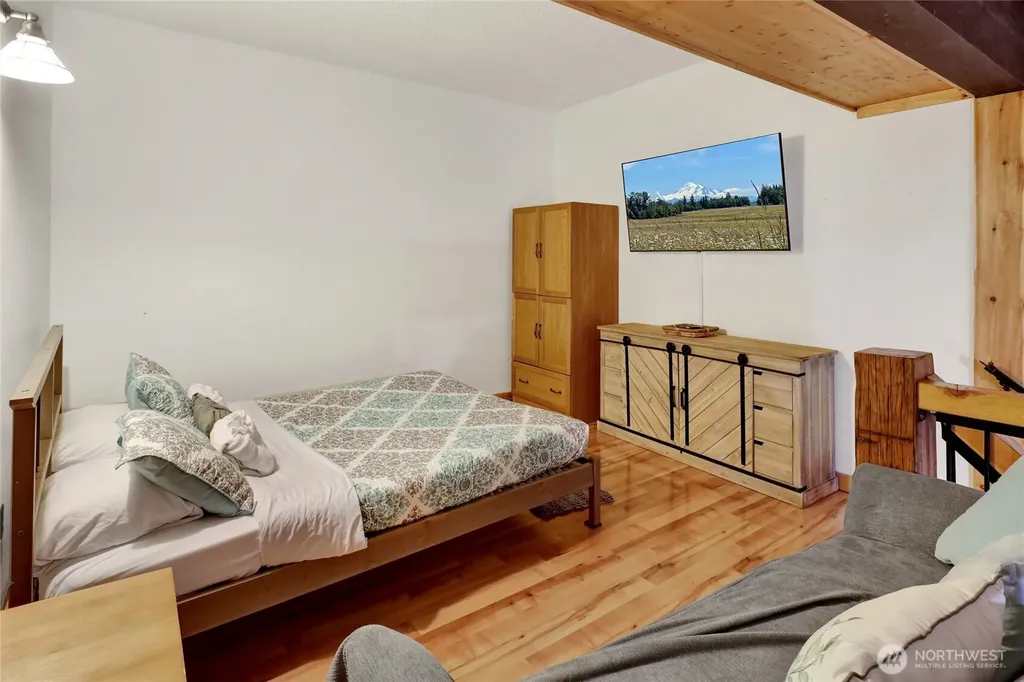 10433 Mt. Baker Highway Deming WA 98244