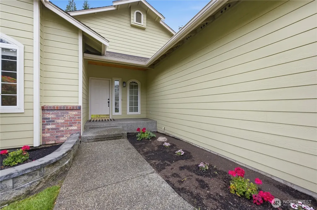 18012 Ambleside Court Arlington WA 98223