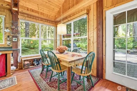 10707 Thompson Creek Road Deming WA 98244