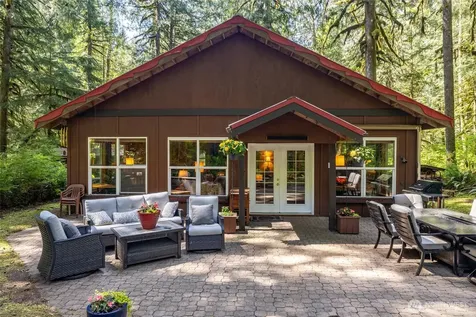 10707 Thompson Creek Road Deming WA 98244