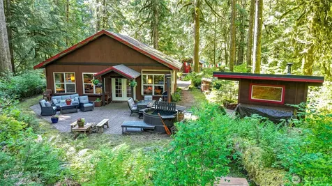 10707 Thompson Creek Road Deming WA 98244