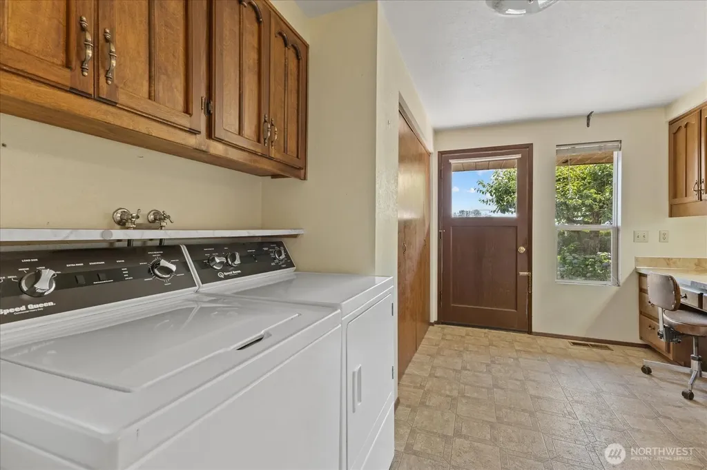 15727 19th Avenue NE Arlington WA 98223