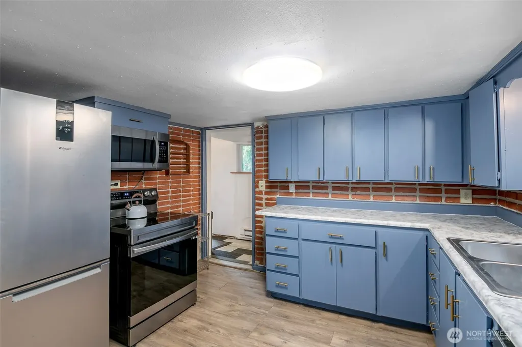 1207 E Madrona Boulevard NW Lakebay WA 98349
