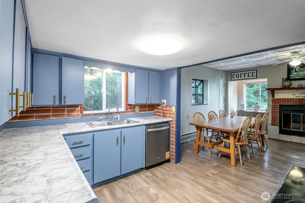 1207 E Madrona Boulevard NW Lakebay WA 98349