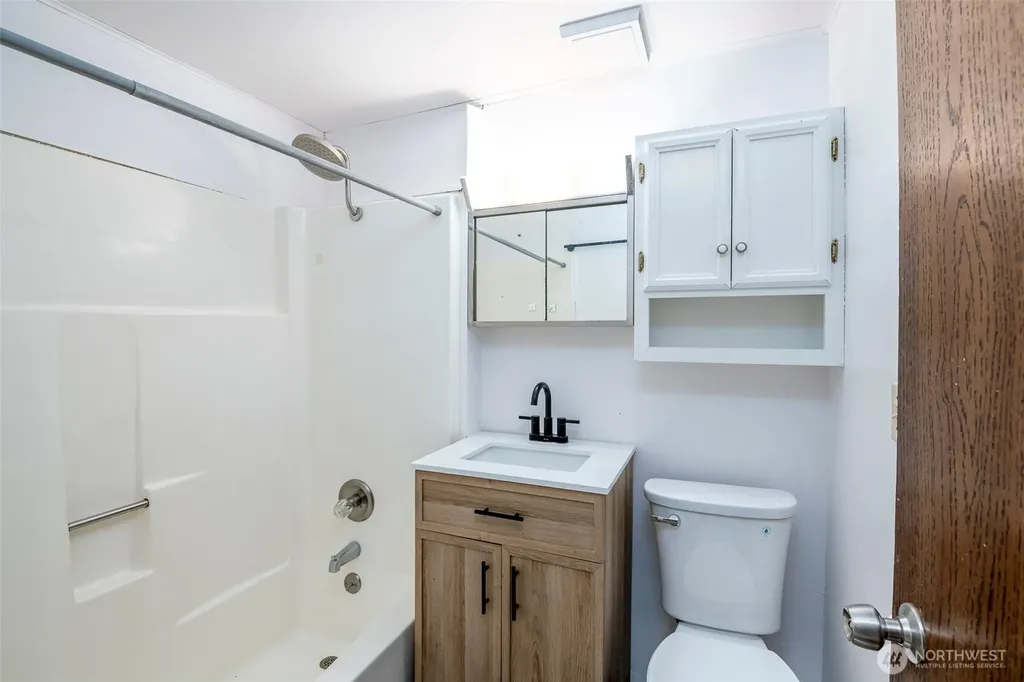 1207 E Madrona Boulevard NW Lakebay WA 98349