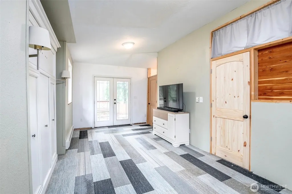 1207 E Madrona Boulevard NW Lakebay WA 98349