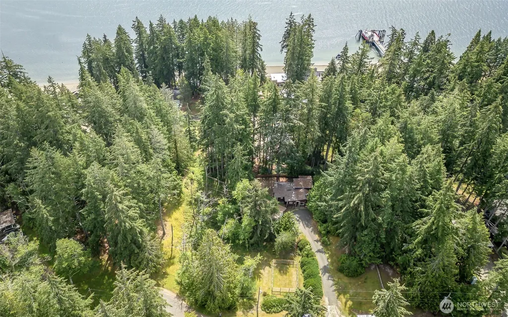 1207 E Madrona Boulevard NW Lakebay WA 98349