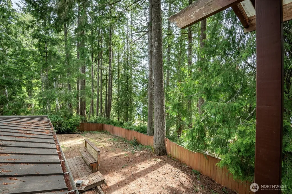 1207 E Madrona Boulevard NW Lakebay WA 98349