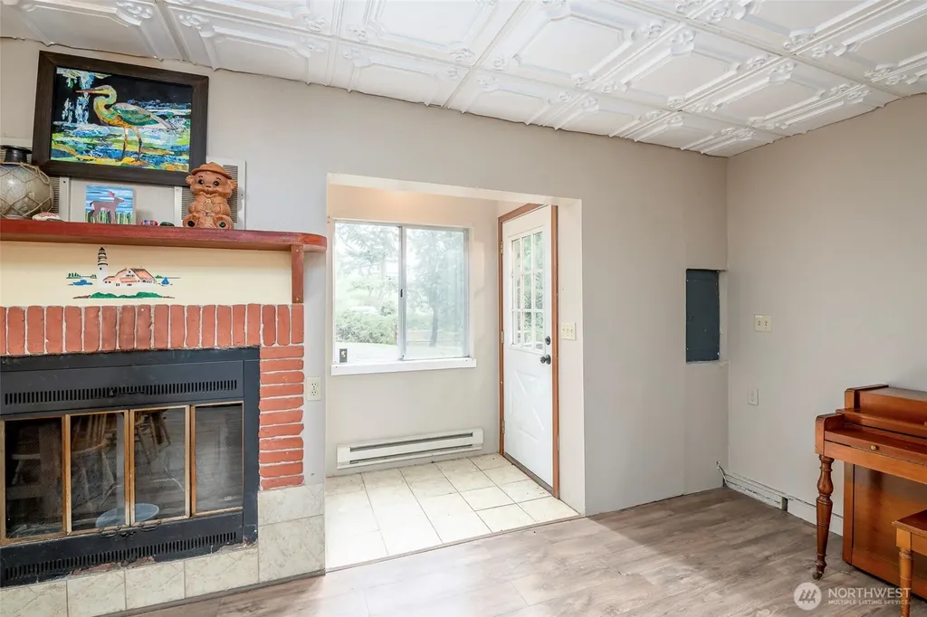 1207 E Madrona Boulevard NW Lakebay WA 98349