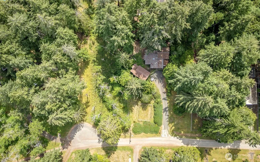 1207 E Madrona Boulevard NW Lakebay WA 98349
