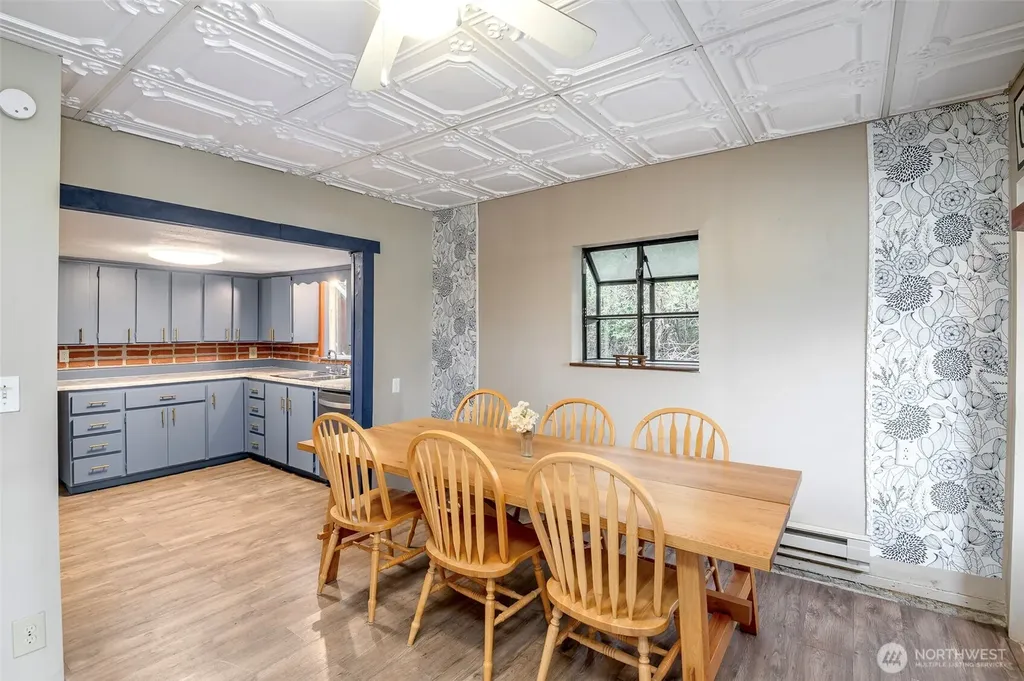 1207 E Madrona Boulevard NW Lakebay WA 98349