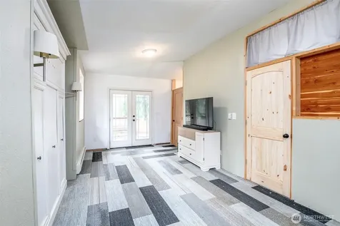 1207 E Madrona Boulevard NW Lakebay WA 98349