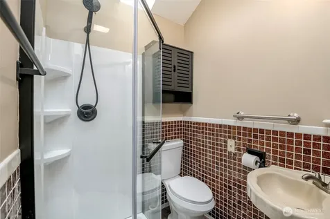 1207 E Madrona Boulevard NW Lakebay WA 98349