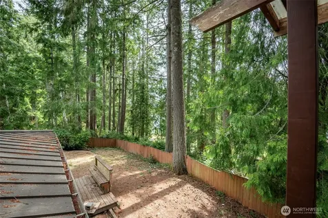 1207 E Madrona Boulevard NW Lakebay WA 98349