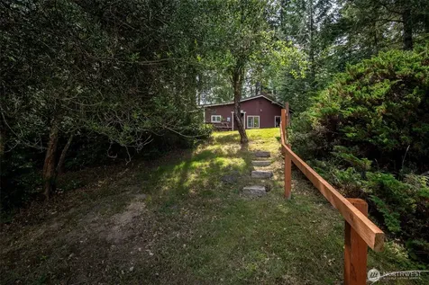 1207 E Madrona Boulevard NW Lakebay WA 98349