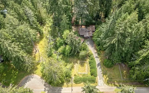 1207 E Madrona Boulevard NW Lakebay WA 98349
