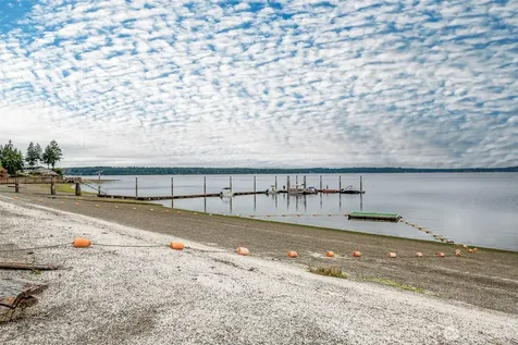 1207 E Madrona Boulevard NW Lakebay WA 98349