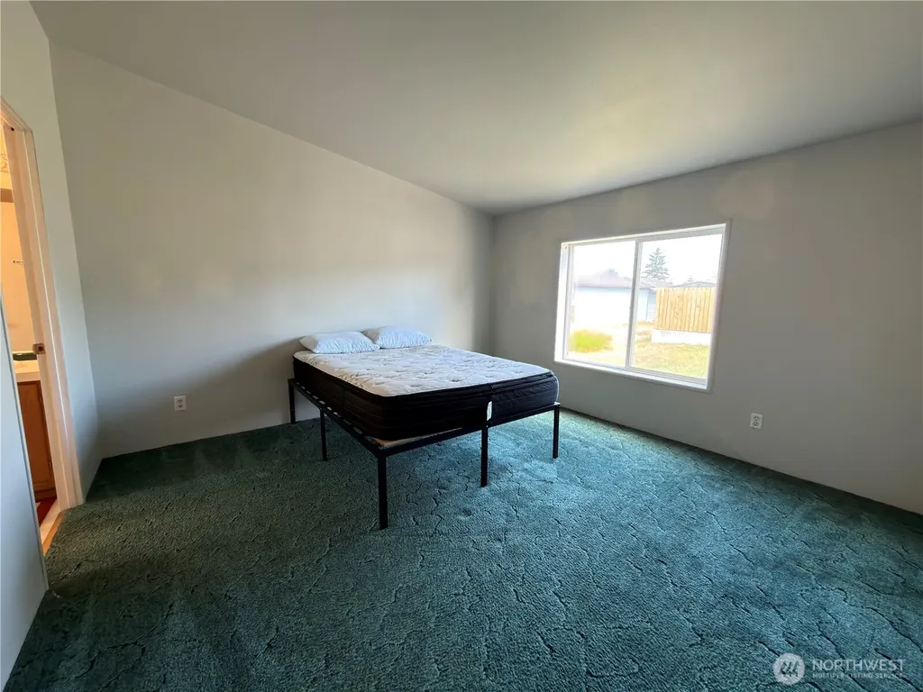 1704 S Delores Place Port Angeles WA 98363