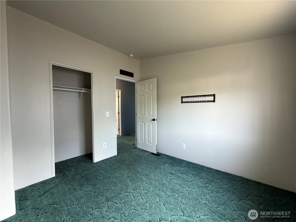1704 S Delores Place Port Angeles WA 98363