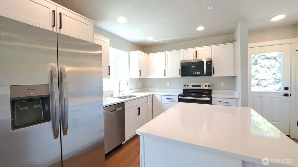 3111 E Camellia Way Port Orchard WA 98366