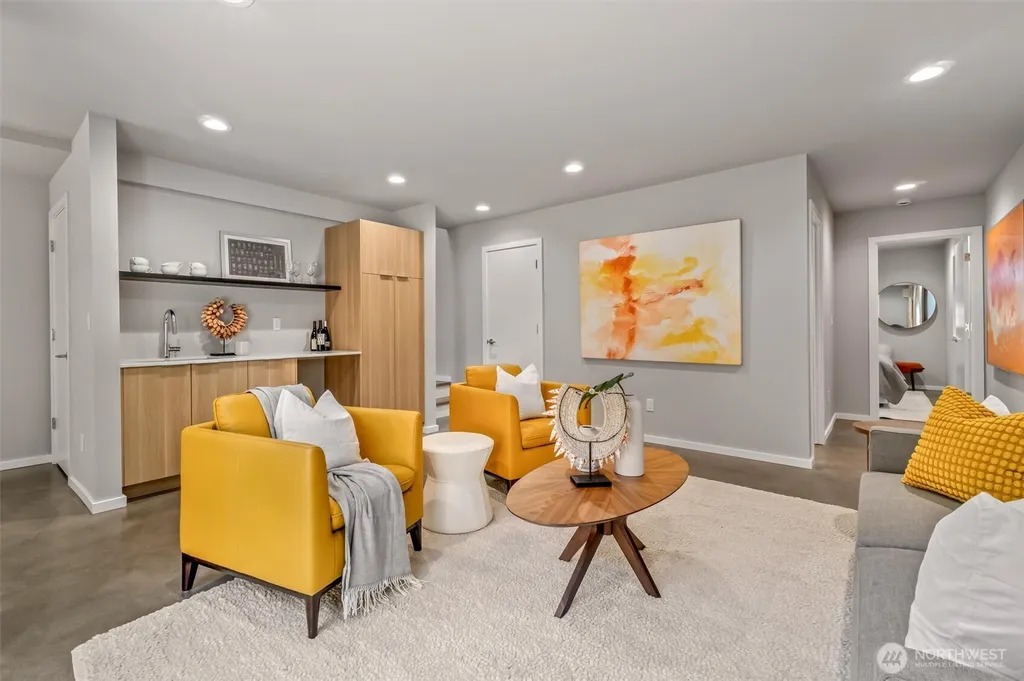 4464 Midvale Avenue N Seattle WA 98103