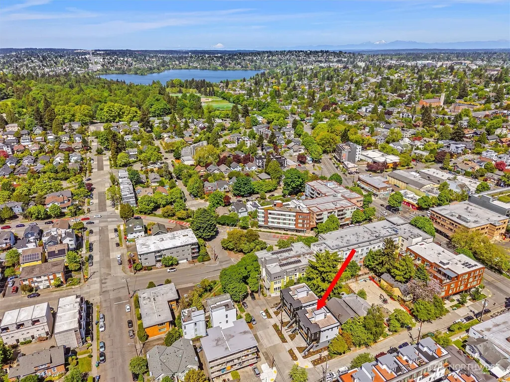 4464 Midvale Avenue N Seattle WA 98103