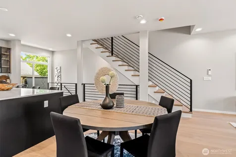 4464 Midvale Avenue N Seattle WA 98103