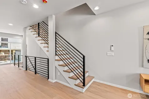 4464 Midvale Avenue N Seattle WA 98103