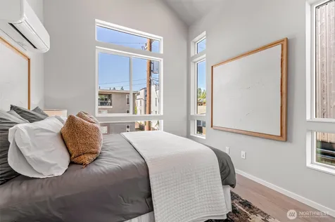 4464 Midvale Avenue N Seattle WA 98103