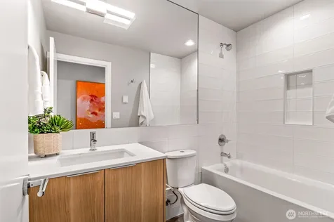 4464 Midvale Avenue N Seattle WA 98103