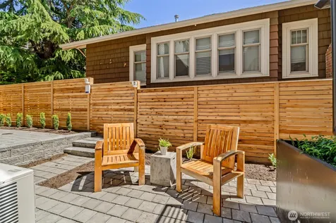 4464 Midvale Avenue N Seattle WA 98103