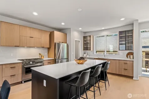 4464 Midvale Avenue N Seattle WA 98103