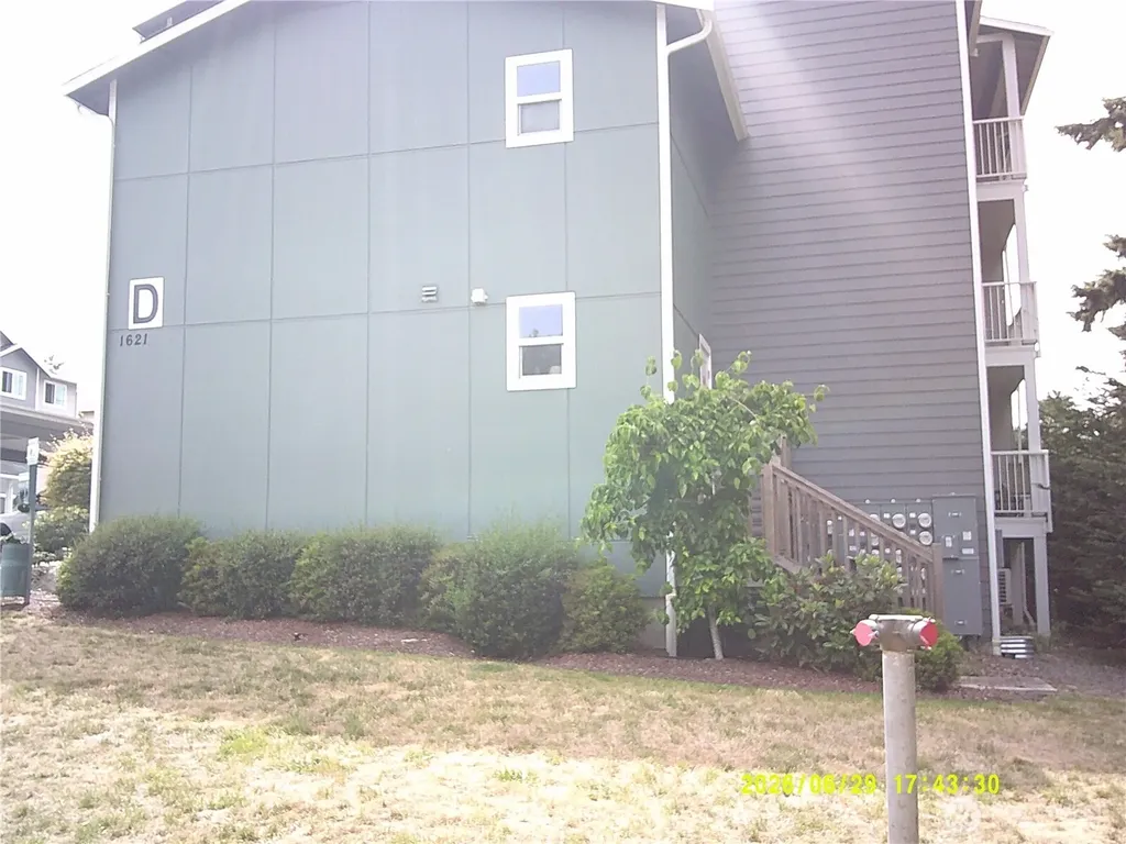 1621 SW Mulberry Place Oak Harbor WA 98277