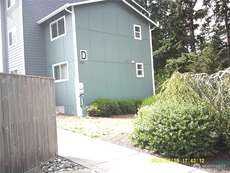 1621 SW Mulberry Place Oak Harbor WA 98277