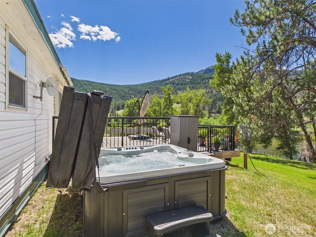 19 Louie Creek Road Curlew WA 99118