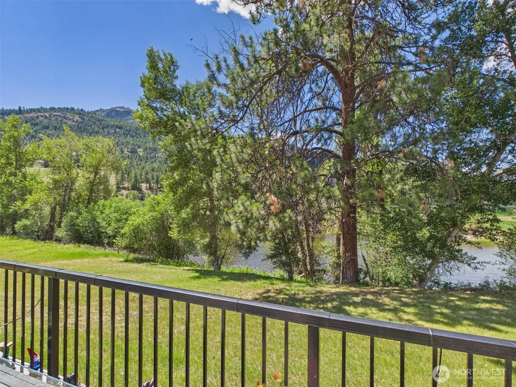 19 Louie Creek Road Curlew WA 99118