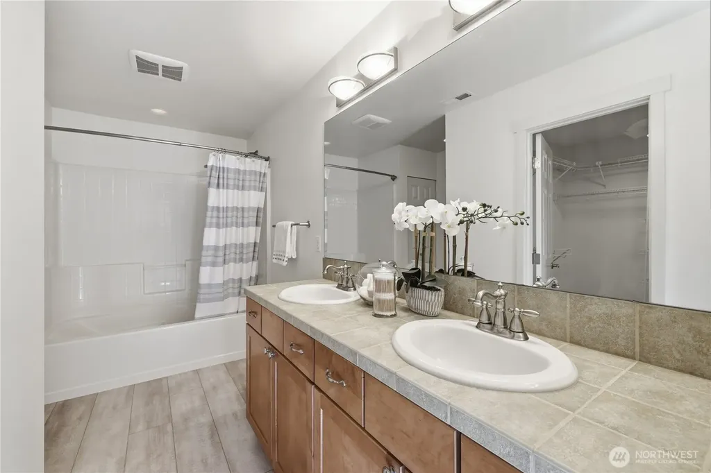 36703 SE Gravenstein Court Snoqualmie WA 98065