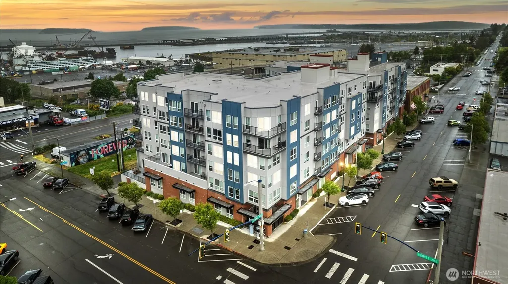 2818 Grand Avenue Everett WA 98201