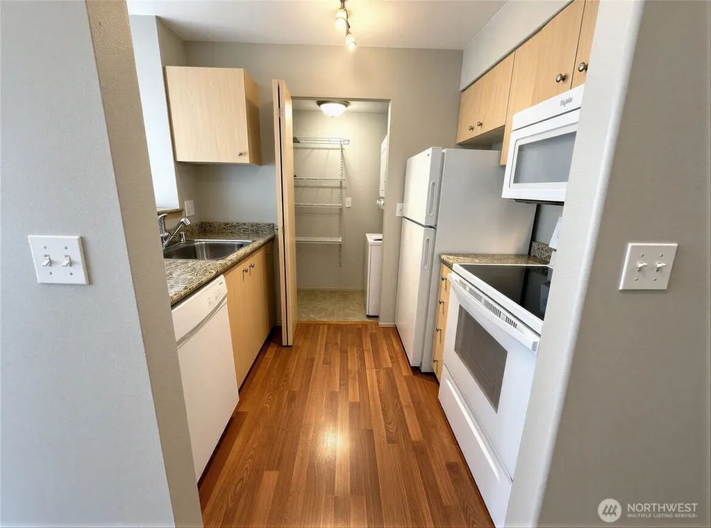 2818 Grand Avenue Everett WA 98201