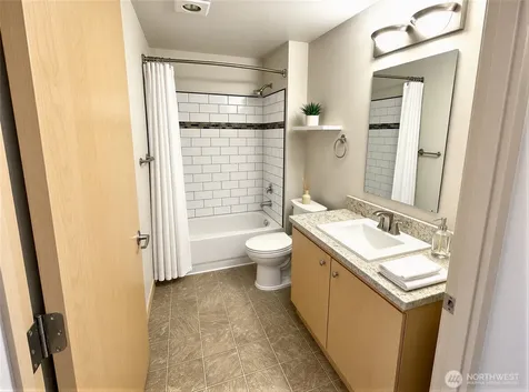 2818 Grand Avenue Everett WA 98201