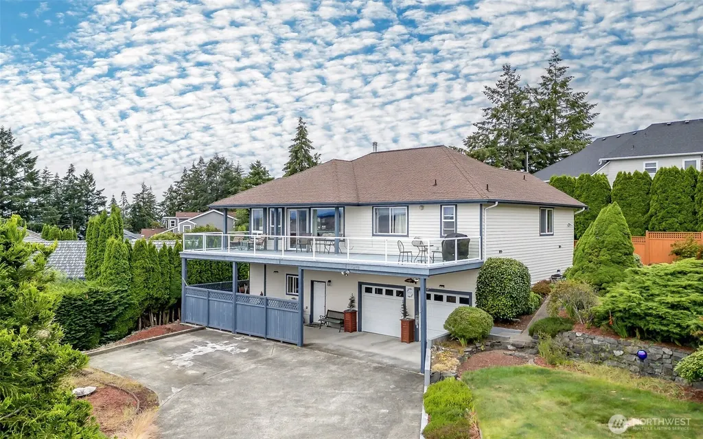 1550 13th Court Fox Island WA 98333