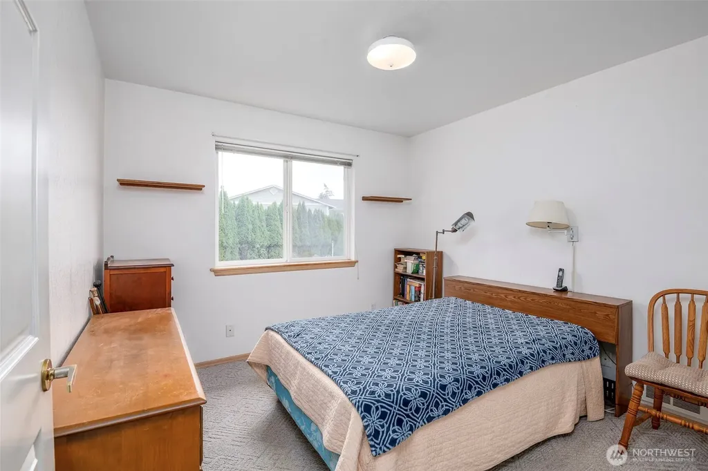 1550 13th Court Fox Island WA 98333