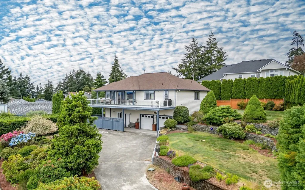 1550 13th Court Fox Island WA 98333