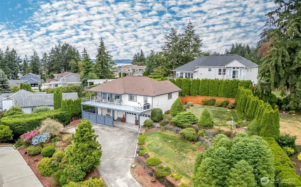 1550 13th Court Fox Island WA 98333