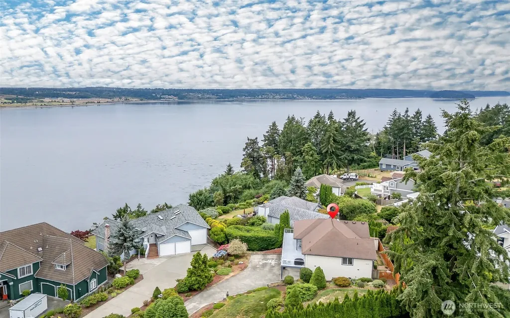 1550 13th Court Fox Island WA 98333