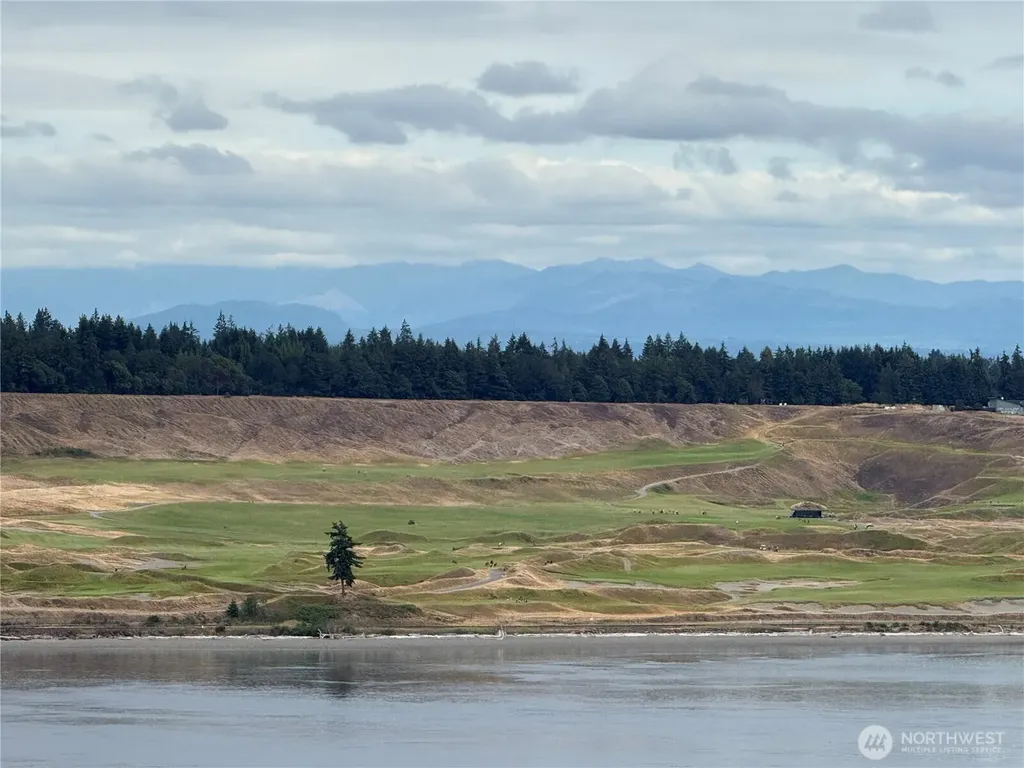 1550 13th Court Fox Island WA 98333
